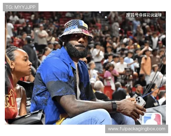 詹姆斯疑似装伤抗议湖人续约冷淡大将军节目爆出内幕引热议 詹姆斯疑似装伤抗议湖人续约冷淡大将军节目爆出内幕引热议