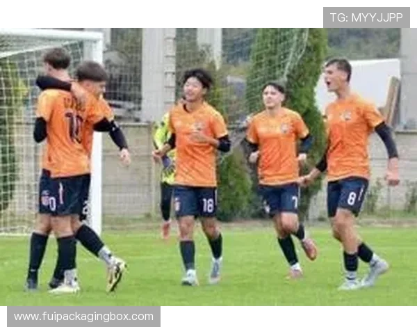 首秀惊艳 万项代表杜利亚伊足球学院首发出战助力球队大胜 首秀惊艳 万项代表杜利亚伊足球学院首发出战助力球队大胜